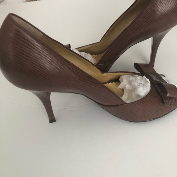 $10 SALE! BCBG Chocolate Brown Heels 👠 Sz 8 - Picture 5 of 7